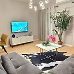 Center Easy_luxury شقة *